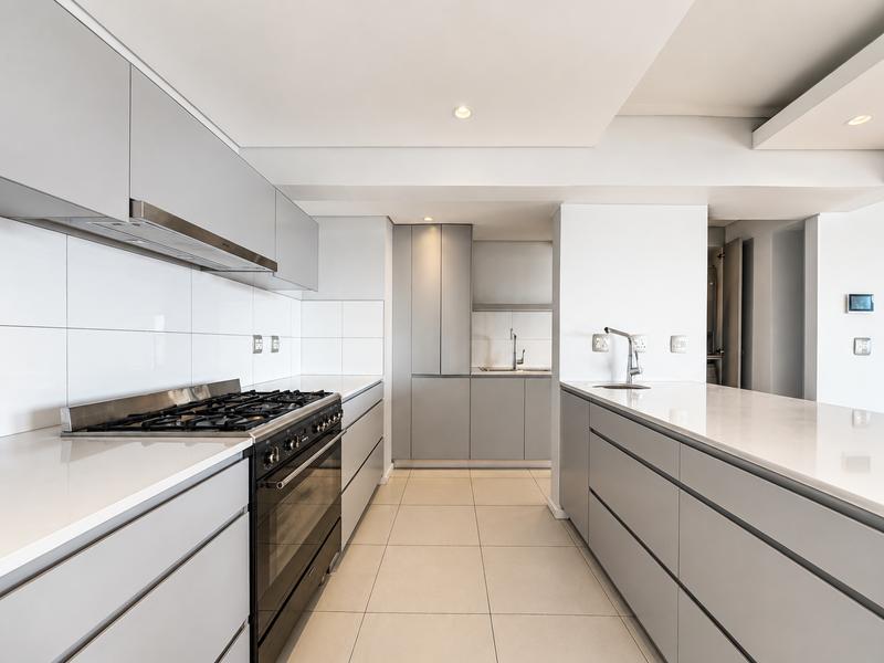 3 Bedroom Property for Sale in Sea Point Western Cape